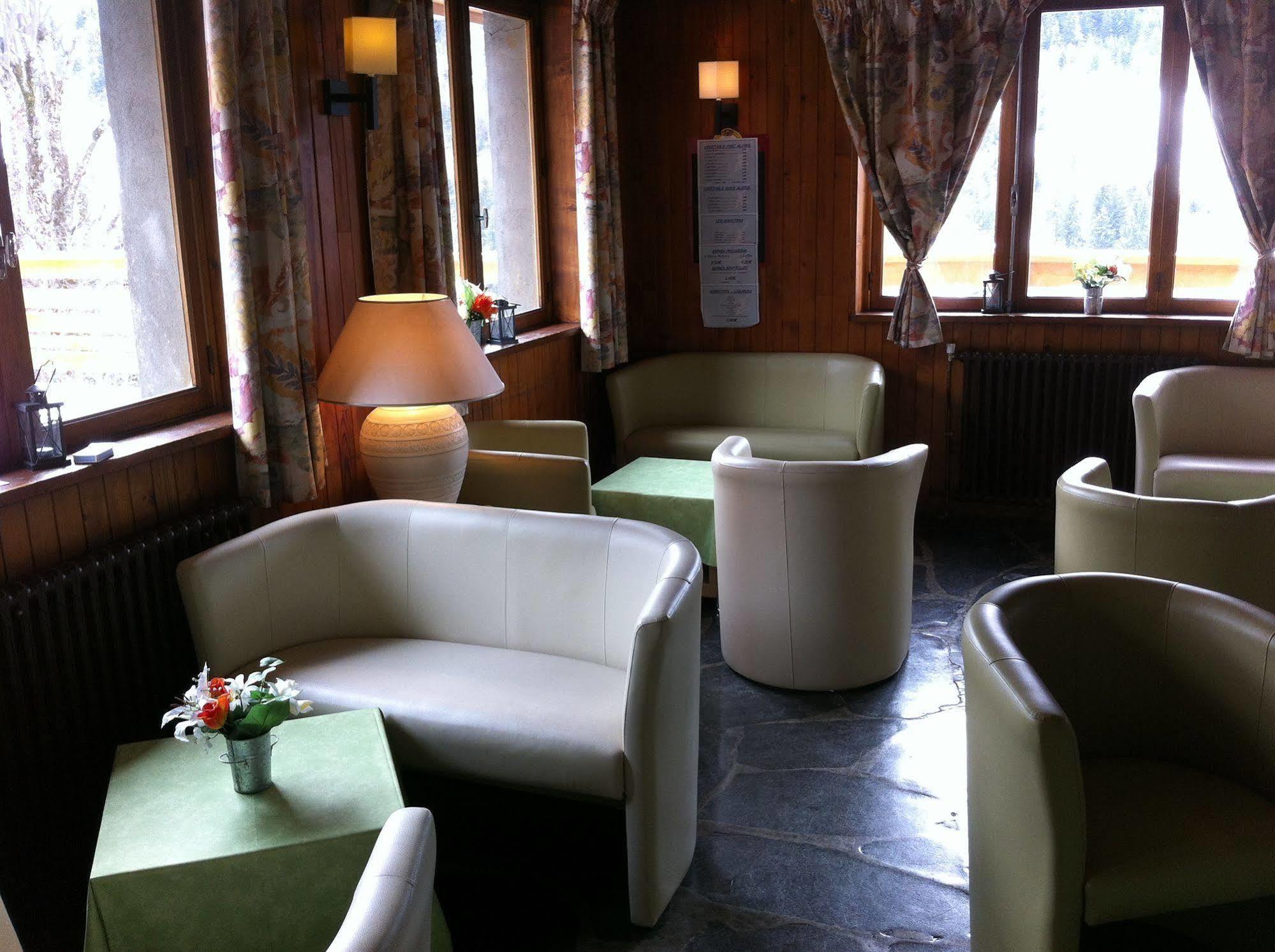 Hotel Le Genepi Мерибель Экстерьер фото